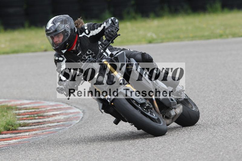 Archiv-2025/10 23.04.2025 Cornu Master School ADR/rot-rouge/12